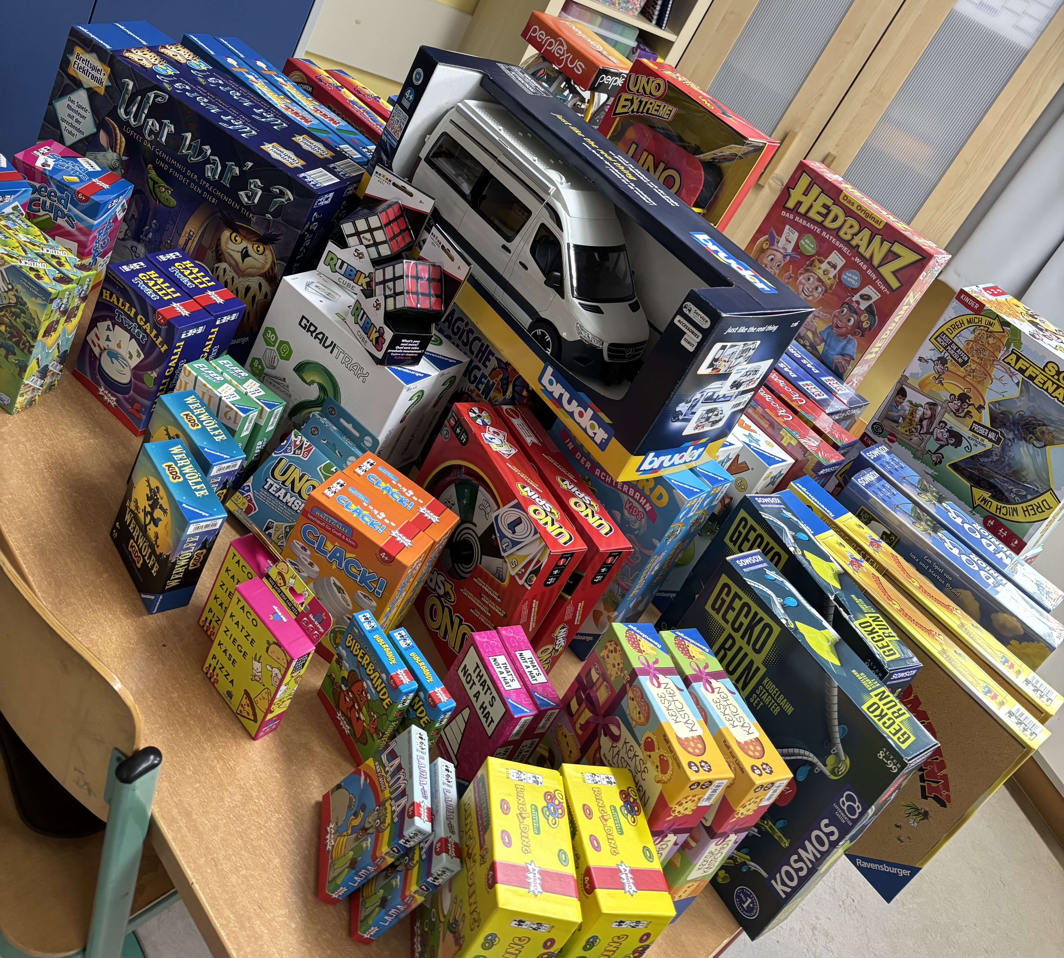 Spiele, Kartenspiele, Spielzeugauto